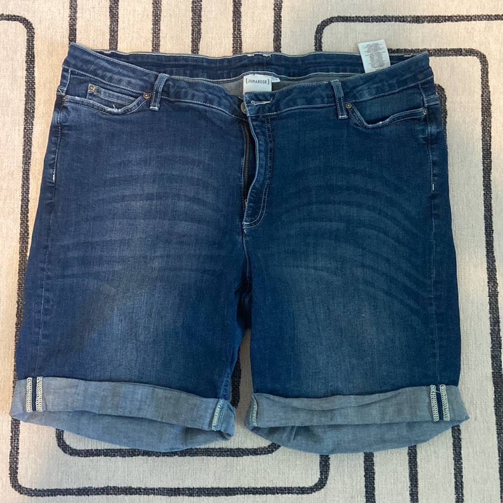 Blue Jeans shorts by JUNAROSE. Size US (20) UK (24) EU (50).